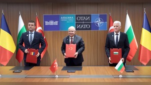 Yaşar Güler, Miruta ve Stoyanov’la üçlü toplantıda MCM Black Sea mutabakatı